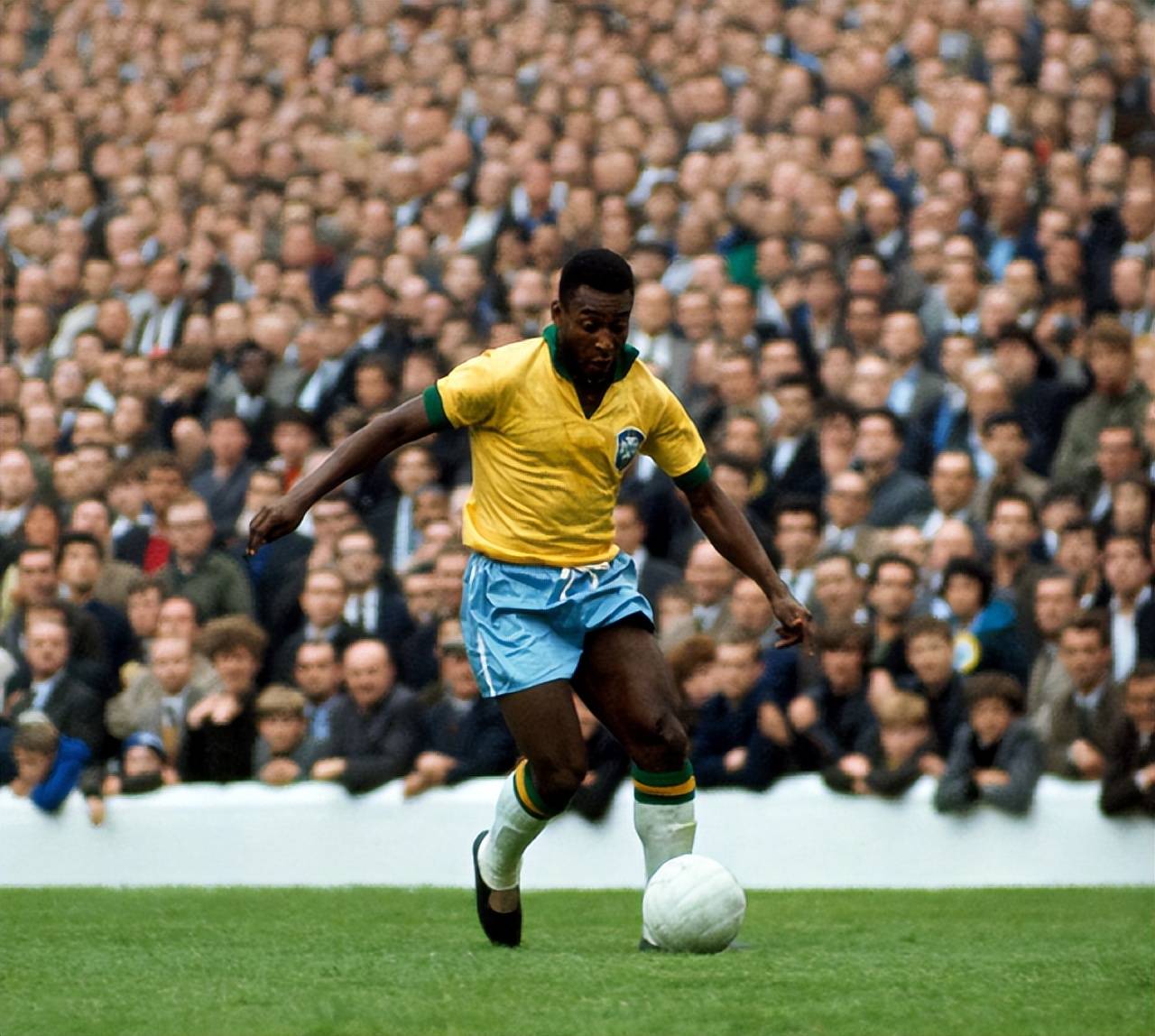 英超积分榜：利物浦连败后跌至第11，蓝军曼城分列二三位