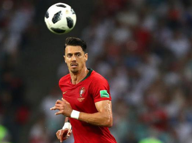 拜仁新战术体系攻守兼备